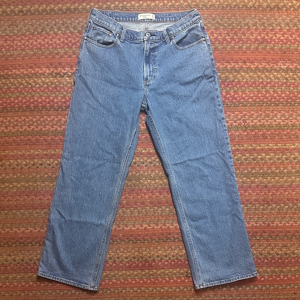 ABERCROMBIE & FITCH BAGGY LOW RISE JEANS